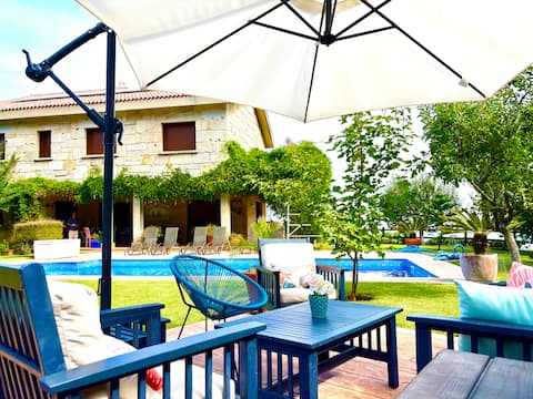 Top Airbnb: Luxury and relaxation with swimming pool and ocean view en Baiona