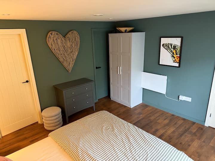 Schlafzimmer 1