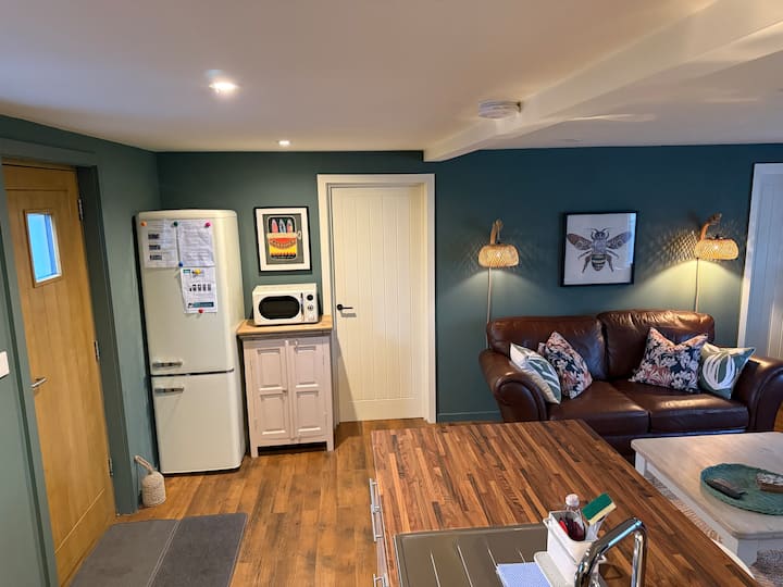 Modern And Cosy Self Contained 2 Bed/2 Bath Annexe - Hertfordshire