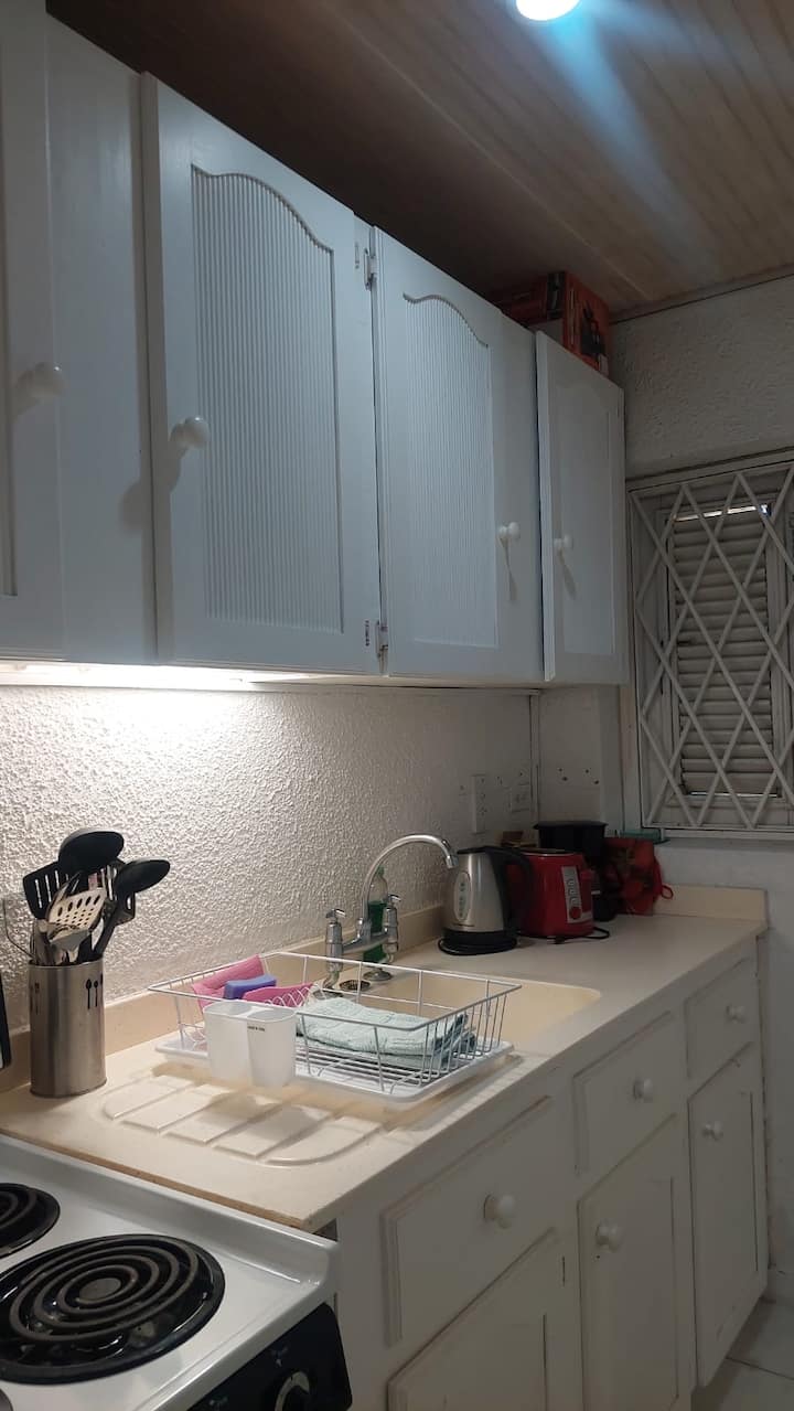 Stunning Corner Studio Apt In Rockley Golf Club - Worthing