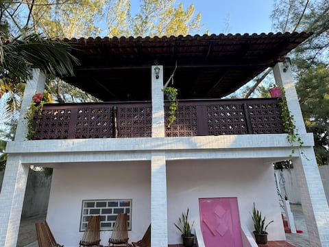 Pink beach house on Aguada Island - SEA FRONT