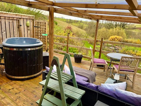 Mabel Cottage , Hot Tub, 1 Bed, Barn Conversion