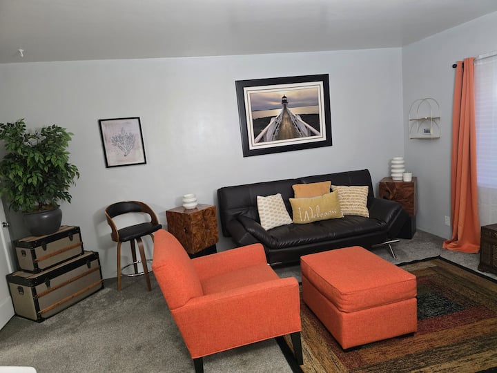 Beautiful Large Updated 1 Bedroom Home!! - San Leandro, CA