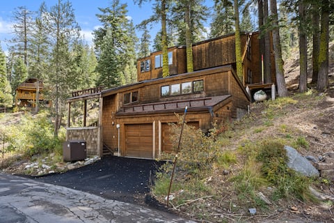 Rocky Alpine Lodge - Hot Tub, Pool Table, Foosball