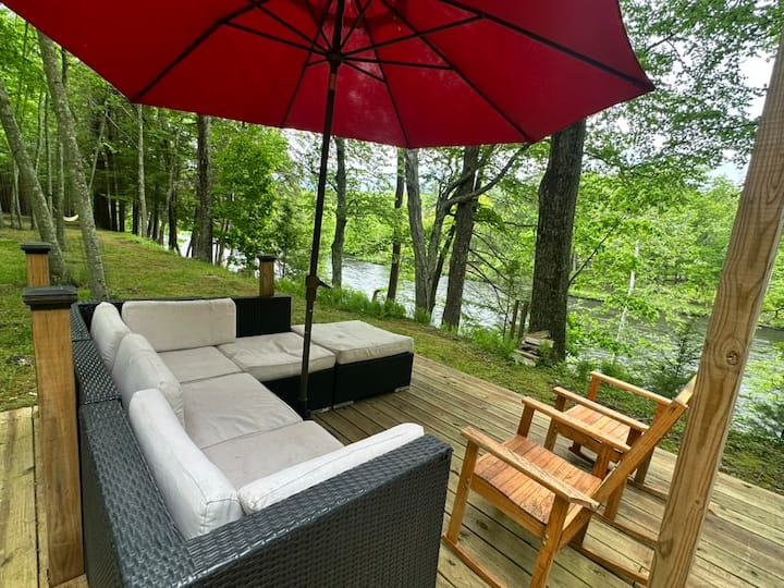 Couples Retreat | Hot Tub | Riverfront | Playroom