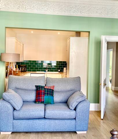 Stunning Marchmont Festival Flat gallery image 4