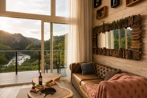 Canyon Casa: 15 mins to Escazu ! Super Private!