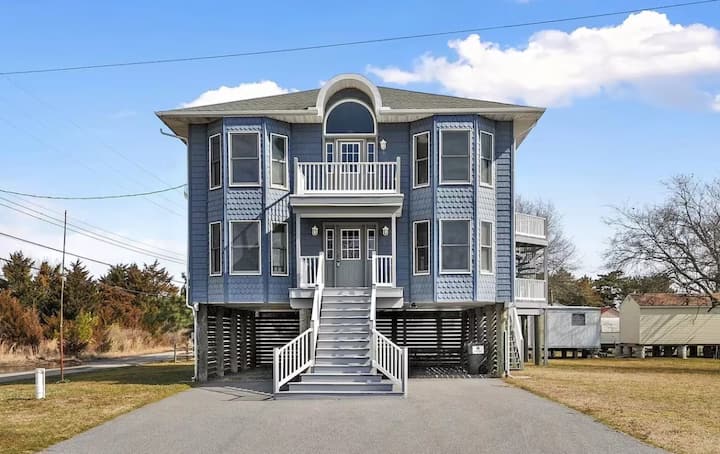 Renovated 3 BR Home w/ King Beds Near Disney & SoFi — primary photo