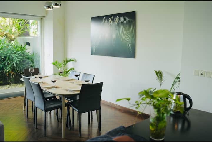 Extandable Dinning Table upto 8