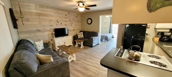 "The Lake Nest" Top Corner W/pool, Bbq, Boat Prkng - Lake Havasu City, AZ