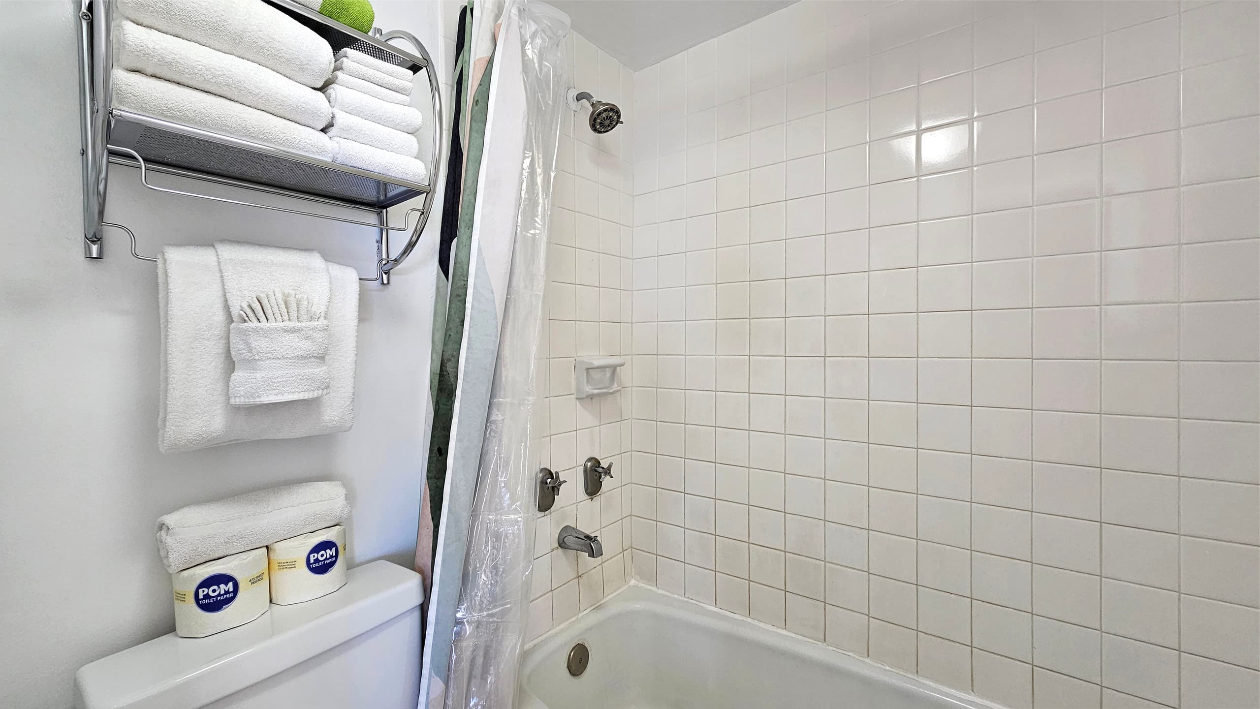 Comfortable King Bed Studio w/ Partial Ocean-View - Image 6