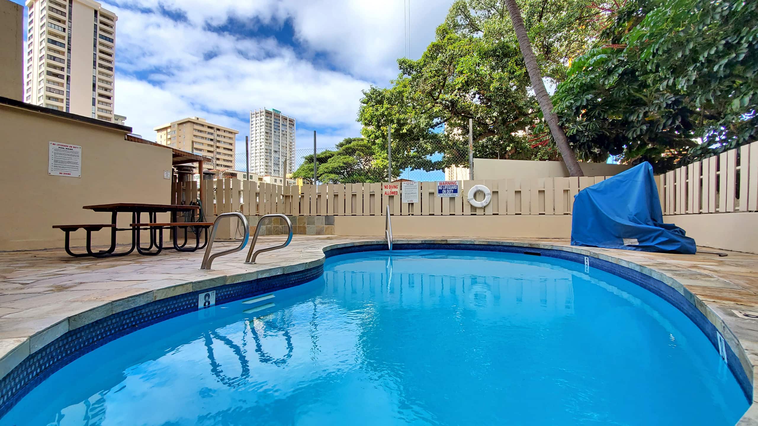 Comfortable King Bed Studio w/ Partial Ocean-View - Image 17