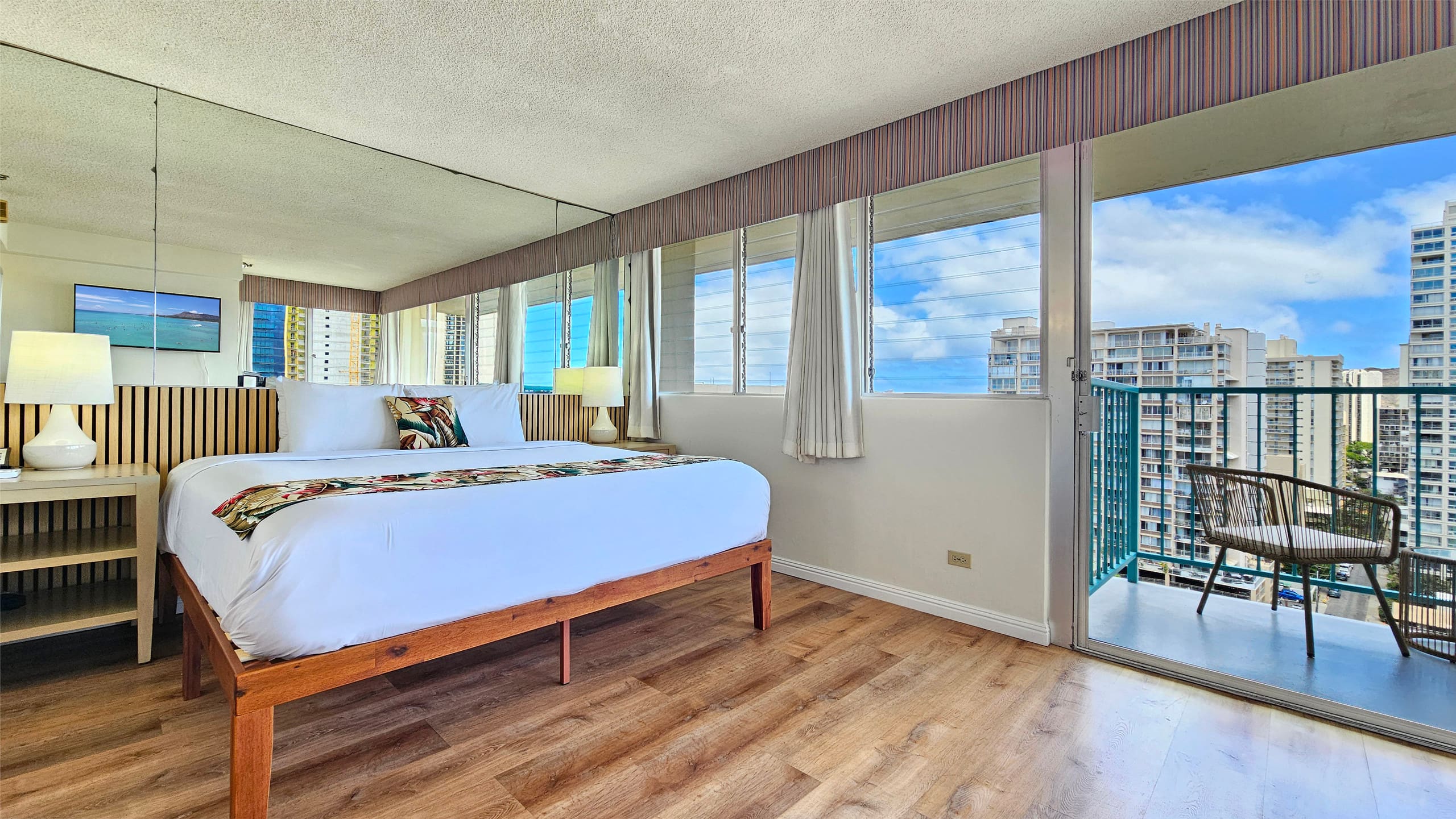 Comfortable King Bed Studio w/ Partial Ocean-View - Image 18