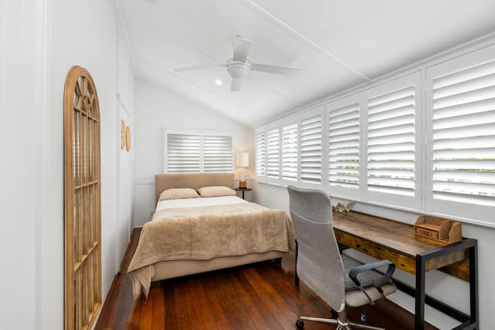 Спалня 3 – двойно легло с матрак Madison