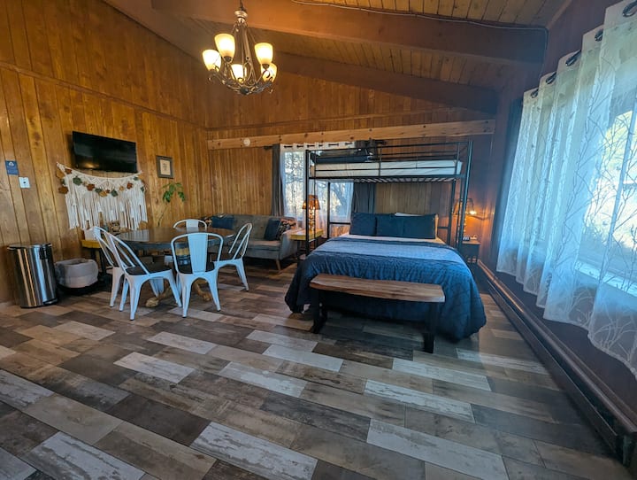 Owl Nest - Feather Nest Inn - Grand Marais, MN