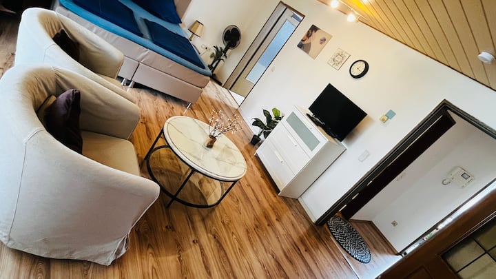Spacious Private Studio Apartment With Balcony - ドルトムント