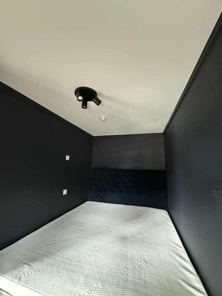 Спална соба 3 – кревет од 180 см 