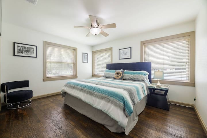 King Bedroom 1