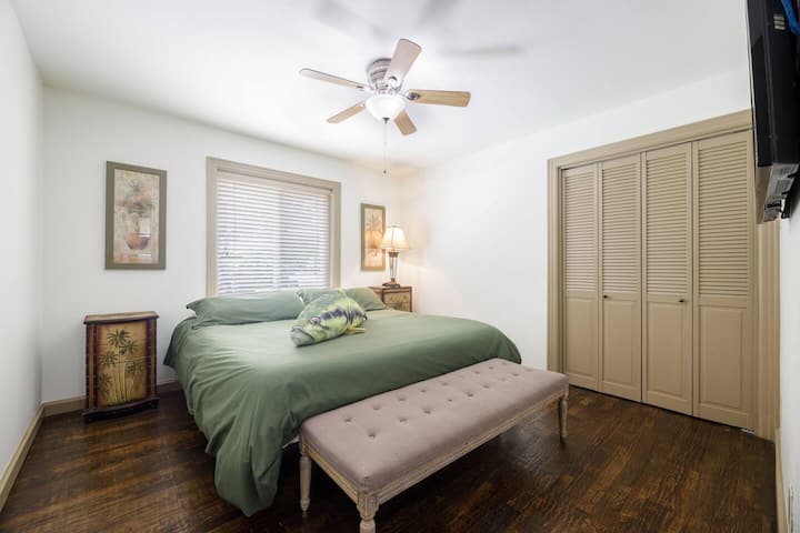 King bedroom 2