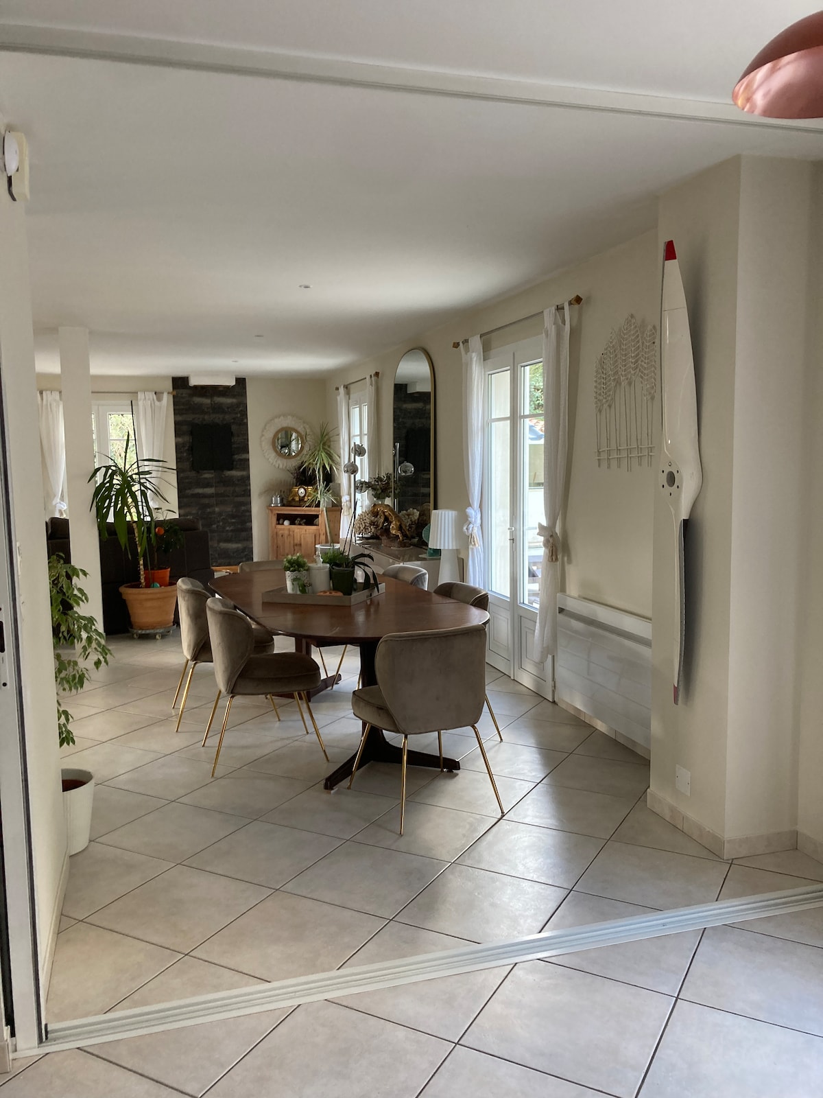 Annuncio Airbnb popolare: Soulacaise villa with pool and close to the beach a Soulac Sur Mer