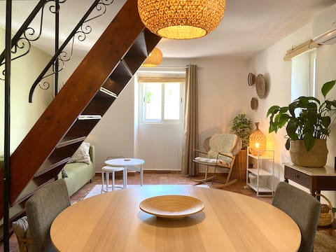 Popular Airbnb listing: Serene Mediterranean home close to the beach (18+) in Moncarapacho