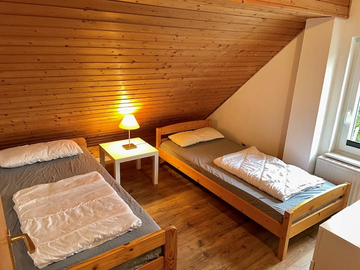 Schlafzimmer 2