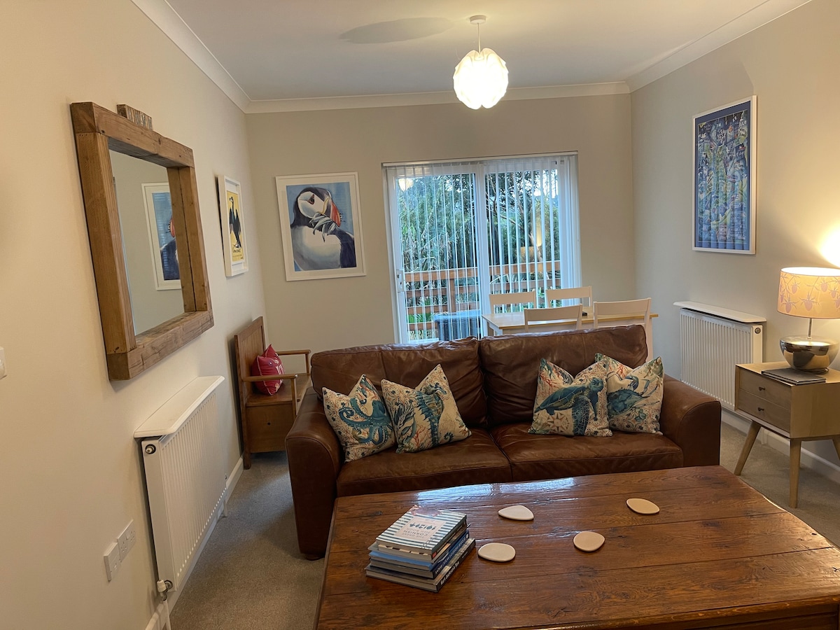 Top Airbnb: Penzance comfortable Apartment. Close to City/Sea in Penzance