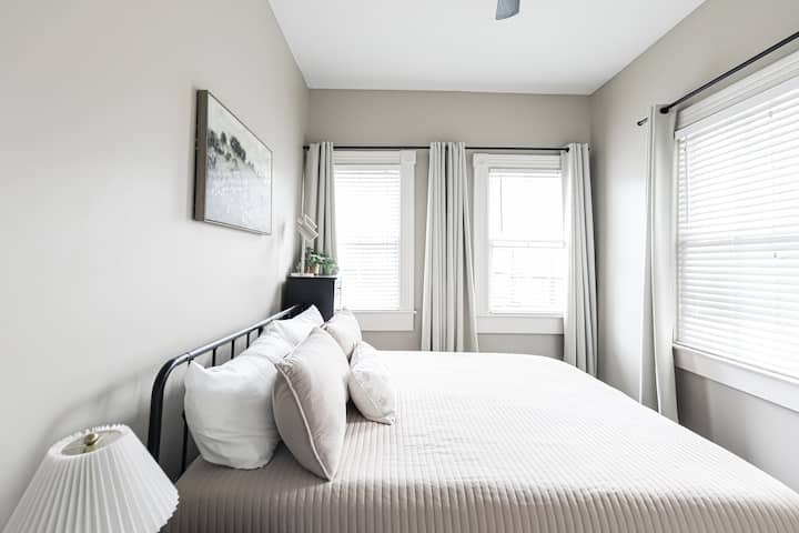 Schlafzimmer 1