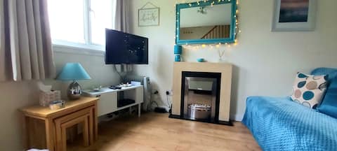 Popular Airbnb listing: A Beach Holiday in Pembrokeshire - Seascape in Lamphey