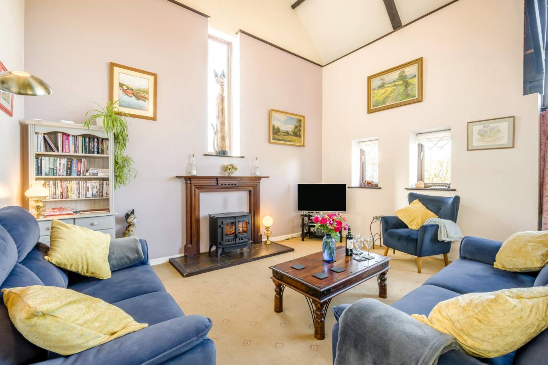 3 Bed in Little Ellingham oc-2147
