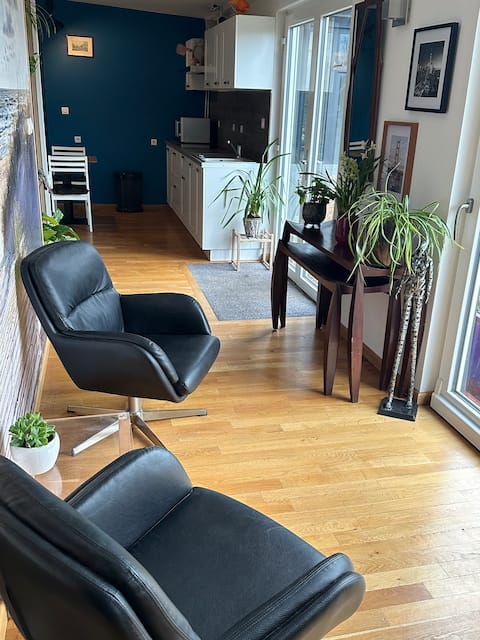 Annonce Airbnb populaire: Cheerful townhouse with free parking à Calais