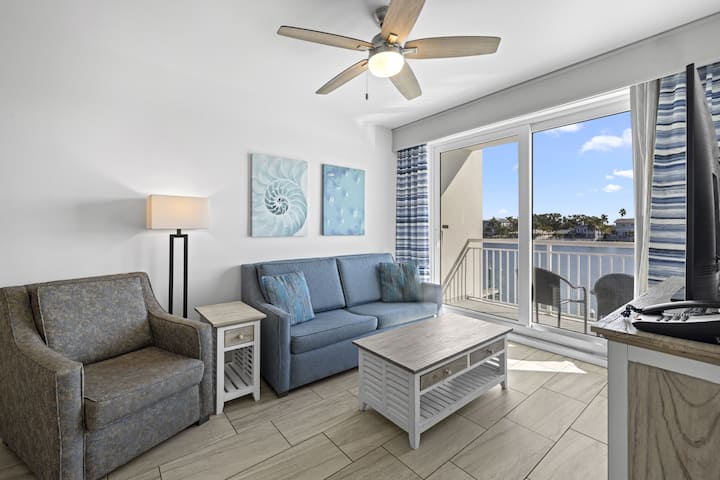 Beachfront Suite W/ Kitchen | Treasure Island View - St. Pete Beach, FL
