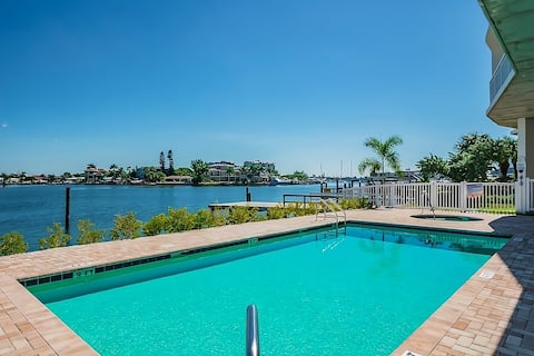 Beachfront Suite w/ Kitchen | Treasure Island View