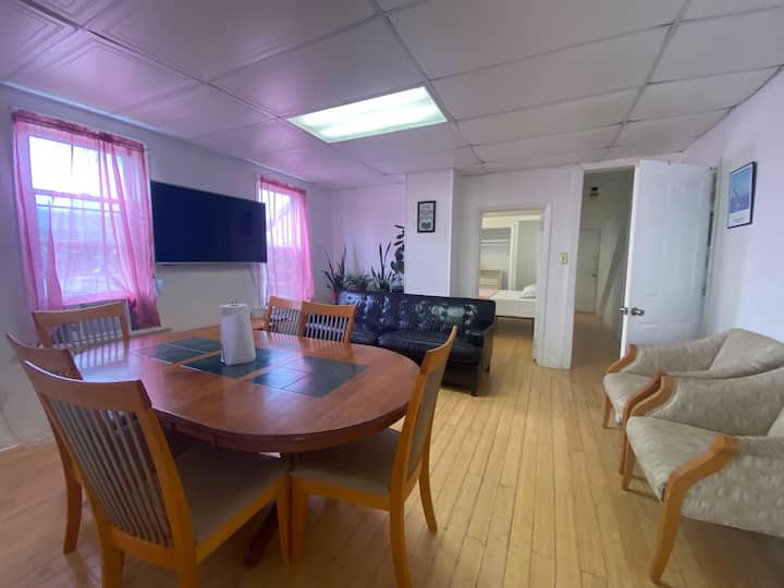 Uptown Basecamp Free Parking Wifi Netflix 2 Bath - Atlantic City, NJ