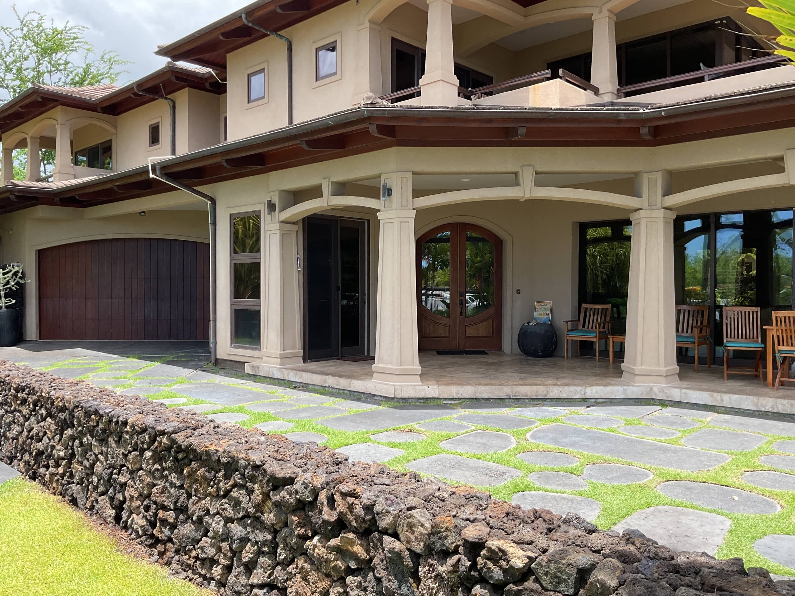 Home in Kailua-Kona · ★4.93 · 4 bedrooms · 7 beds · 5.5 baths - Image 16