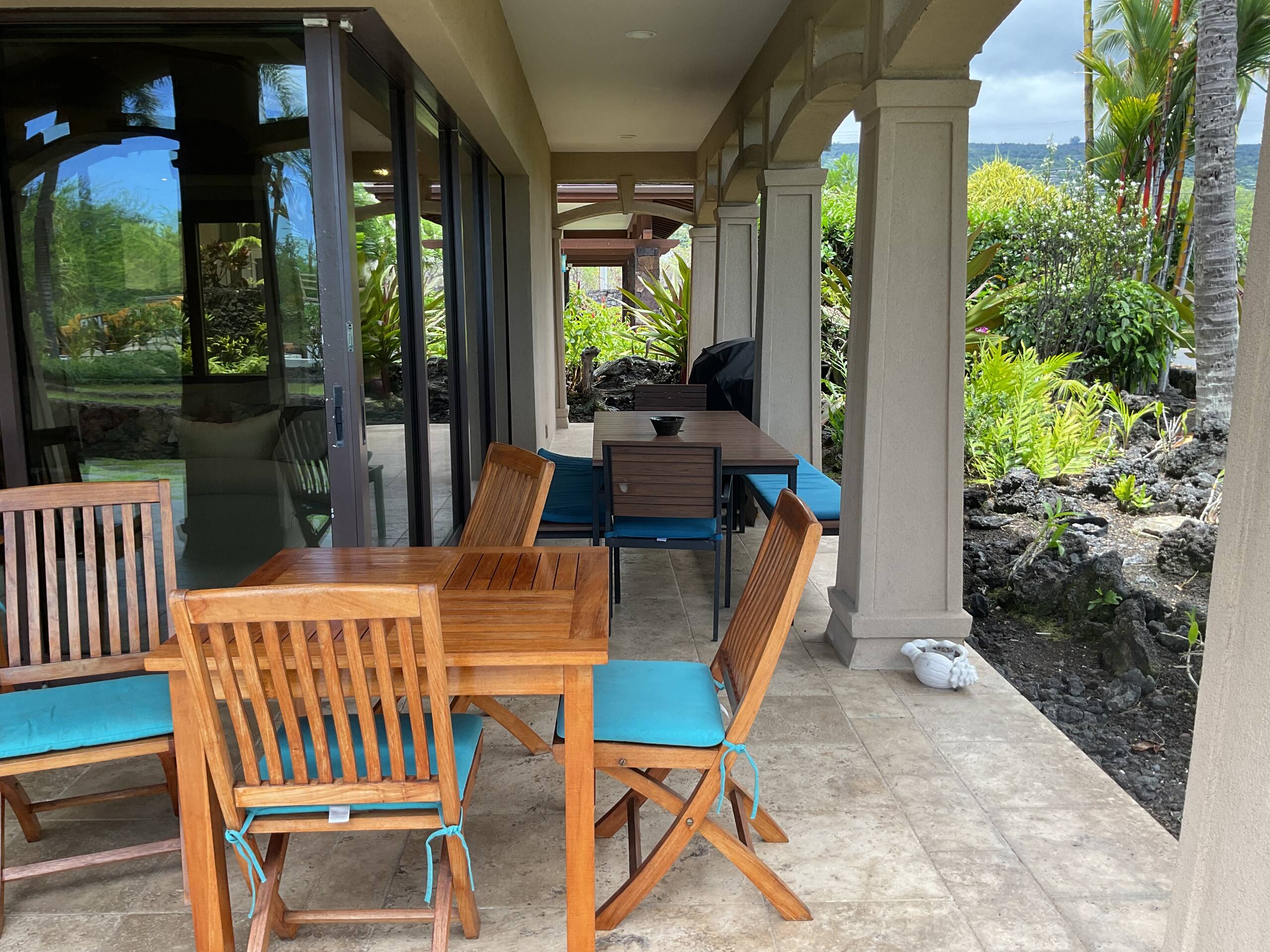 Home in Kailua-Kona · ★4.93 · 4 bedrooms · 7 beds · 5.5 baths - Image 14