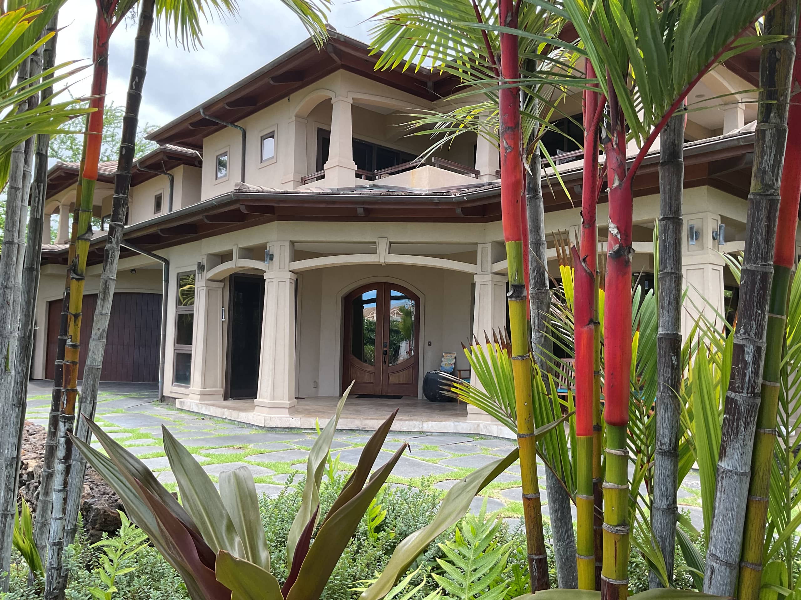 Home in Kailua-Kona · ★4.93 · 4 bedrooms · 7 beds · 5.5 baths - Image 13