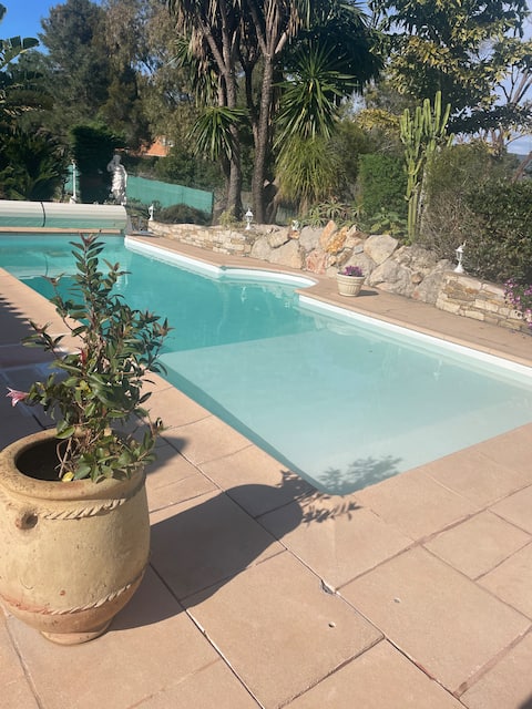 Beautiful villa with pool/petanque in Bormes, 5 bedrooms, 4 bathrooms