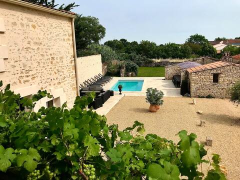 "Le Clos de la Picauderie", 20 pers, sea 6 kms away
