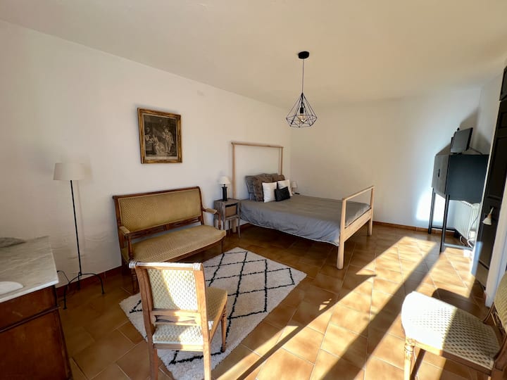 საძინებელი 1