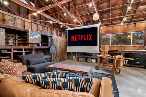 Sebastopol Retreat w/Hot Tub, Pool, Barn + Orchard