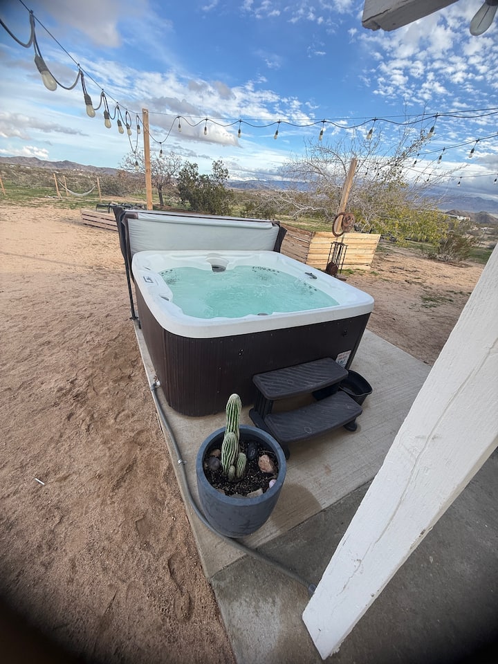 NEW HOT TUB! - Stargazing - Privacy - Fire pit - Cabins for Rent