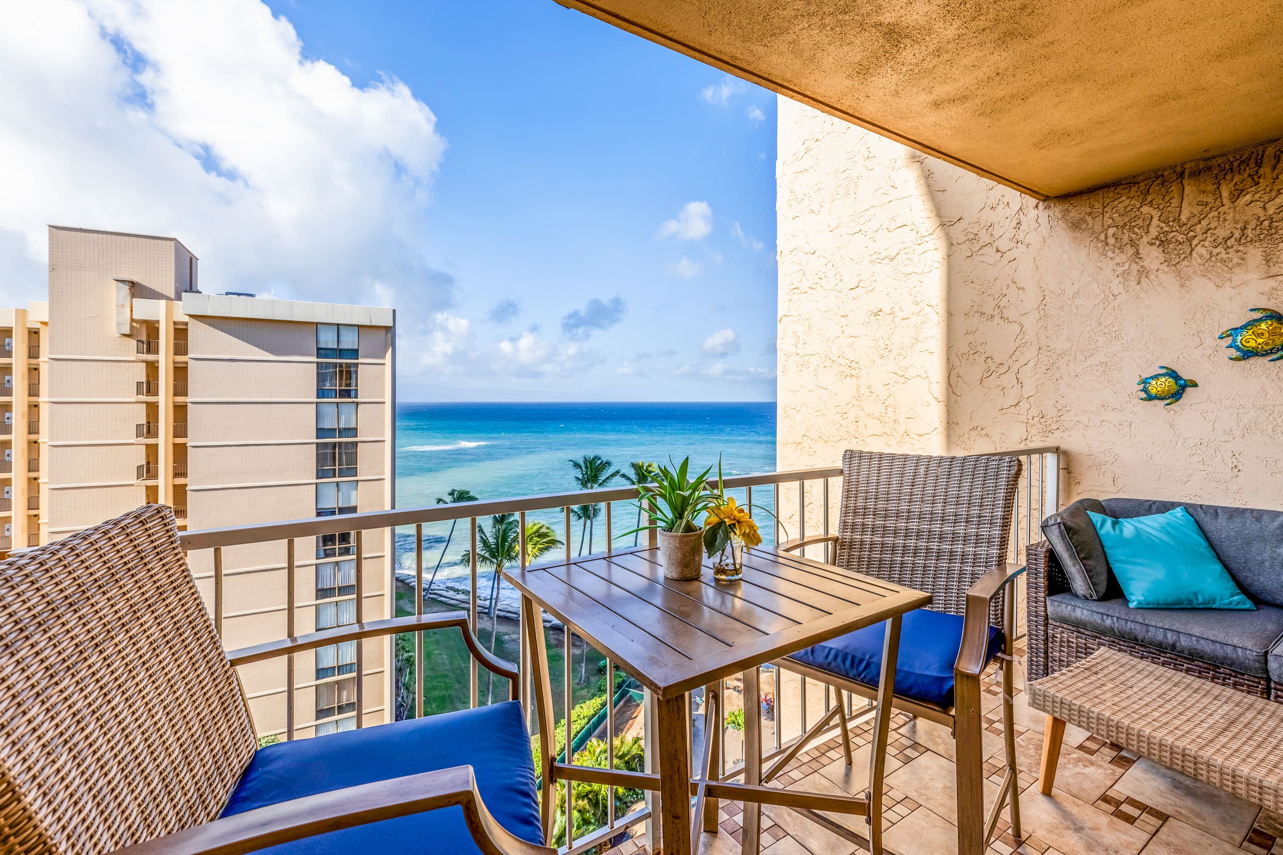 Condo in Lahaina · ★4.98 · Studio · 2 beds · 1 bath - Image 14