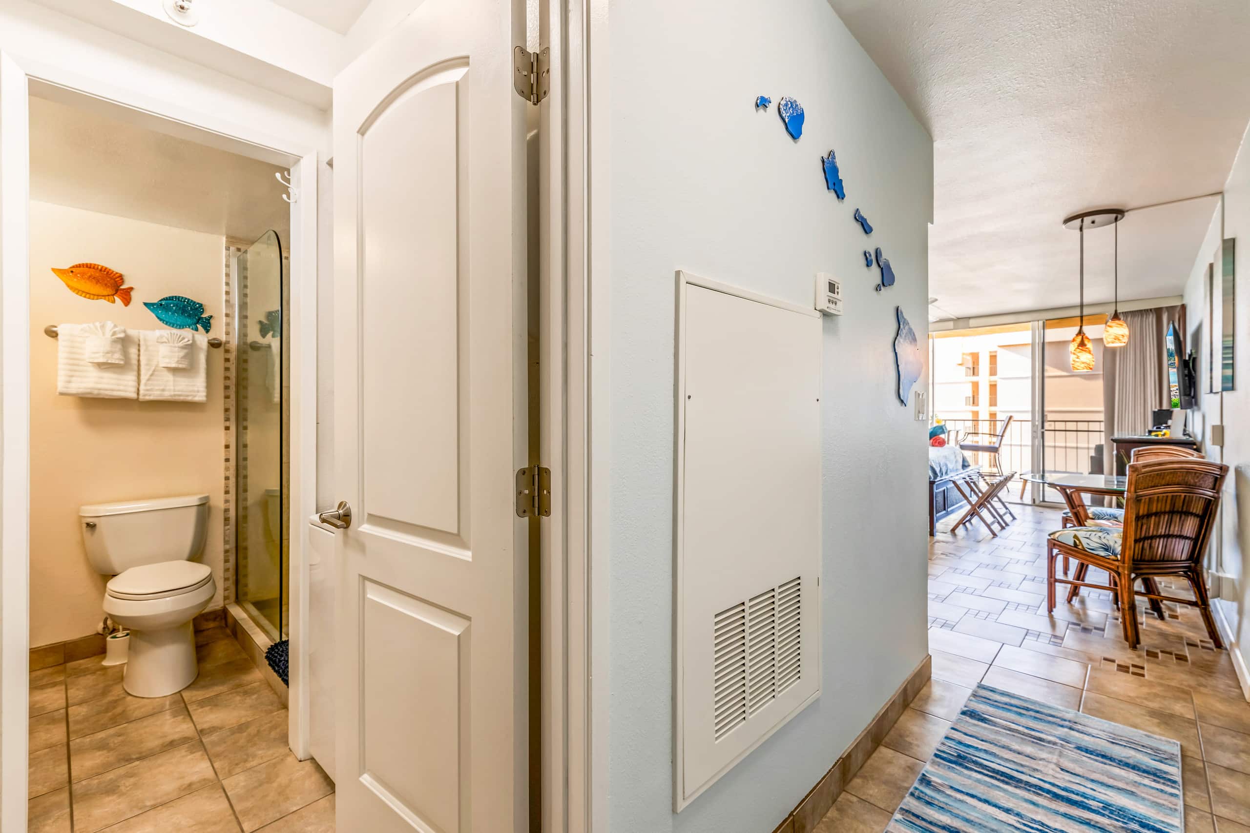 Condo in Lahaina · ★4.98 · Studio · 2 beds · 1 bath - Image 8