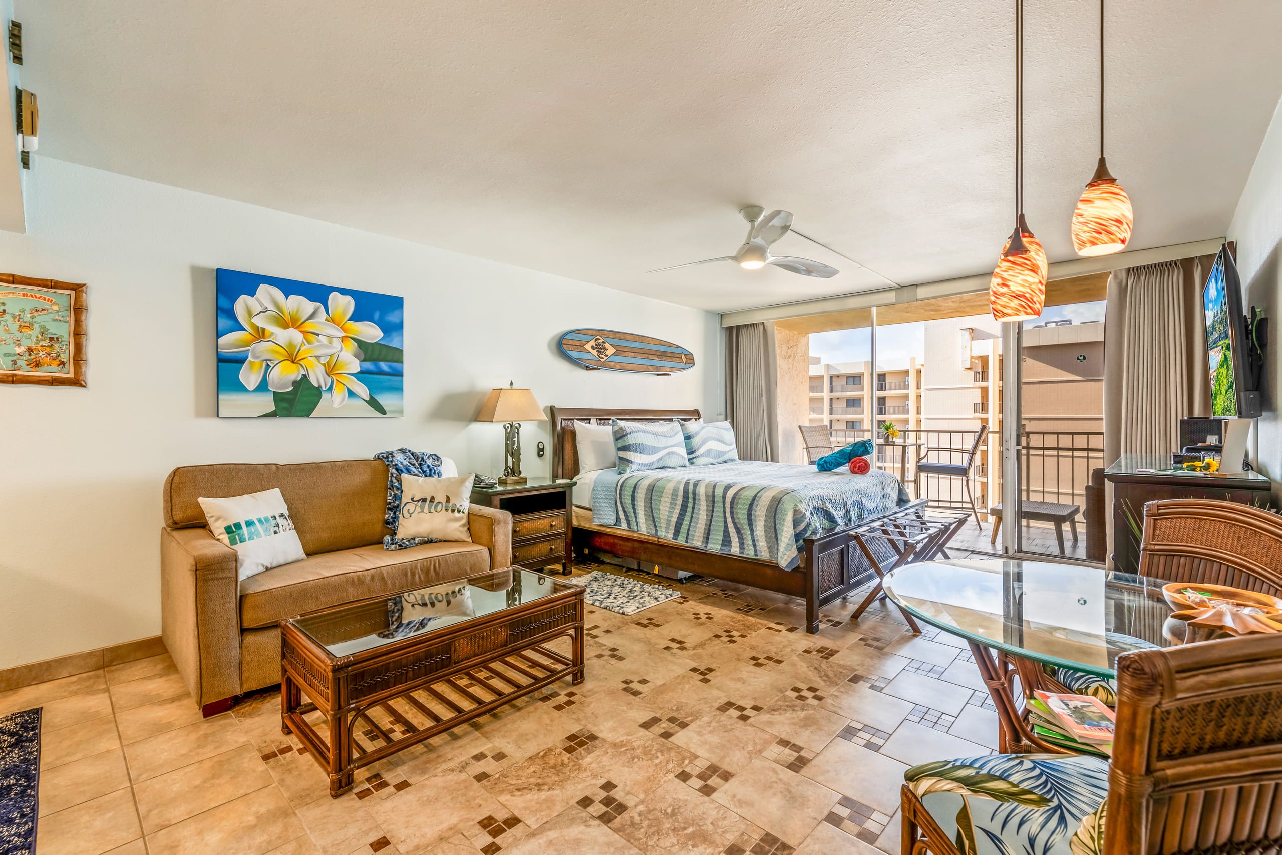 Condo in Lahaina · ★4.98 · Studio · 2 beds · 1 bath - Image 7