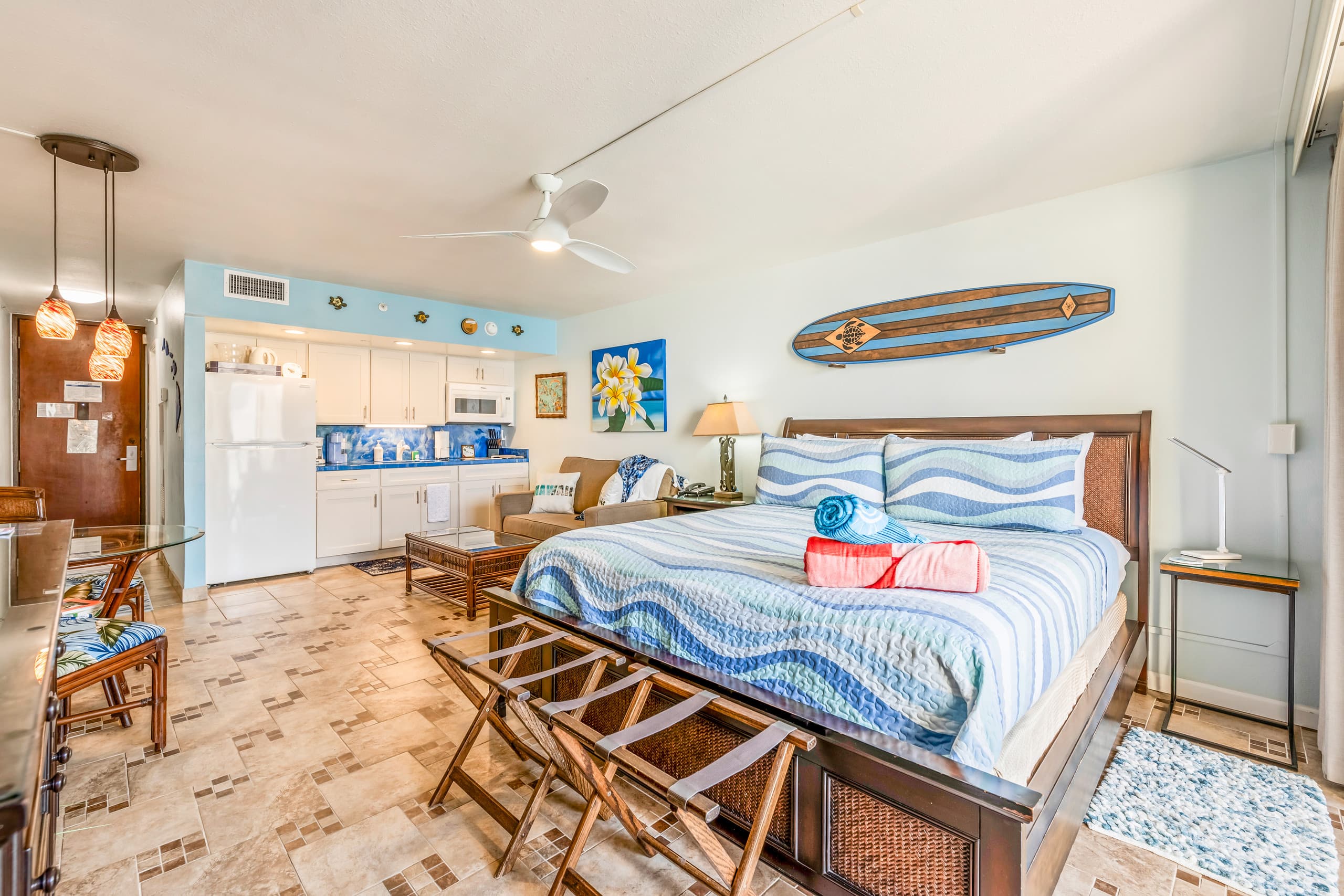 Condo in Lahaina · ★4.98 · Studio · 2 beds · 1 bath - Image 6