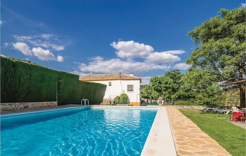Awesome home in Rute with kitchen