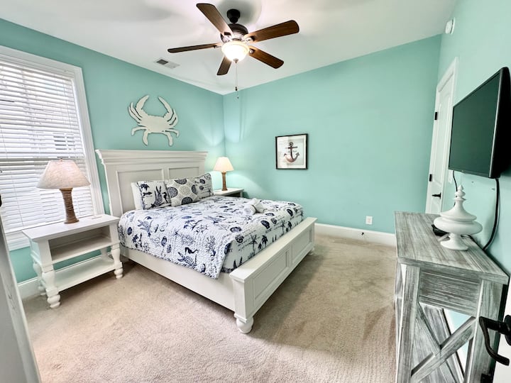 Საძინებელი 1 გთავაზობთ ორადგილიან საწოლს და იზიარებს სააბაზანოს საძინებელთან ერთად 2.
მე-2 სართული