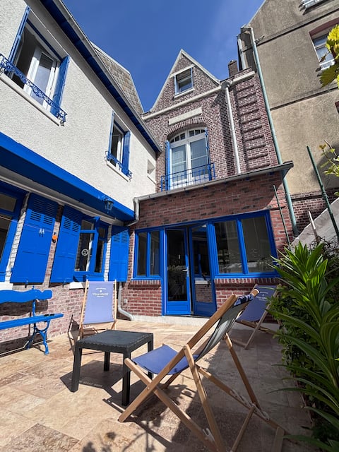 *VILLA LOUISE * 12 people * 20 m from the beach*