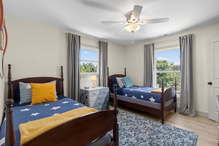 TWO Twin Beds